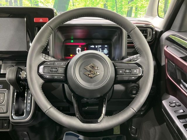 【純正革巻きステアリング】上質な革を使用することで、手にしっかり馴染みとても運転しやすいハンドルです♪