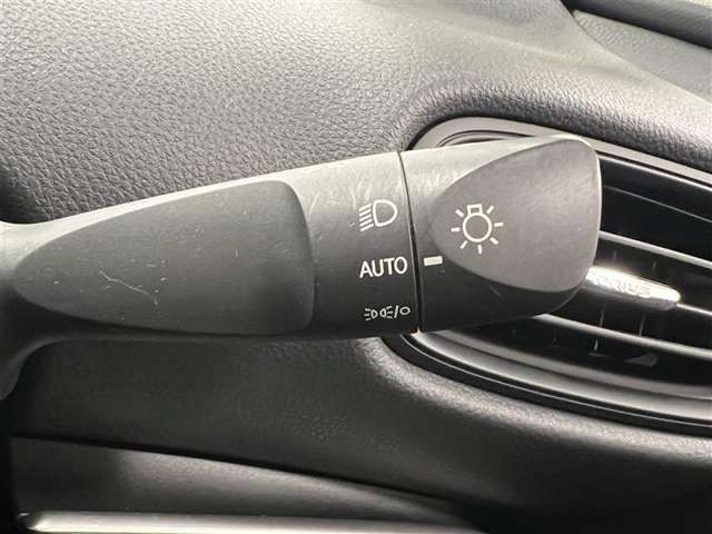 ライト自動点灯、消灯システムのコンライト！トンネル通過時などにとても便利！