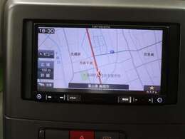 【メモリーナビ】操作はタッチパネルで簡単です。遠出や初めての場所もこれで安心ですね！