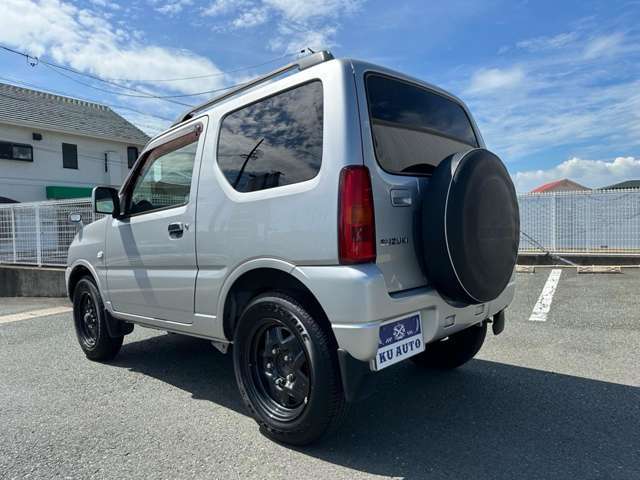 この度は、当社のお車をご覧頂き誠にありがとうございます。お車の状態や、装備の詳細は無料通話のフリーダイヤル0066-9711-799941へご連絡ください。担当者がご案内させていただきます。