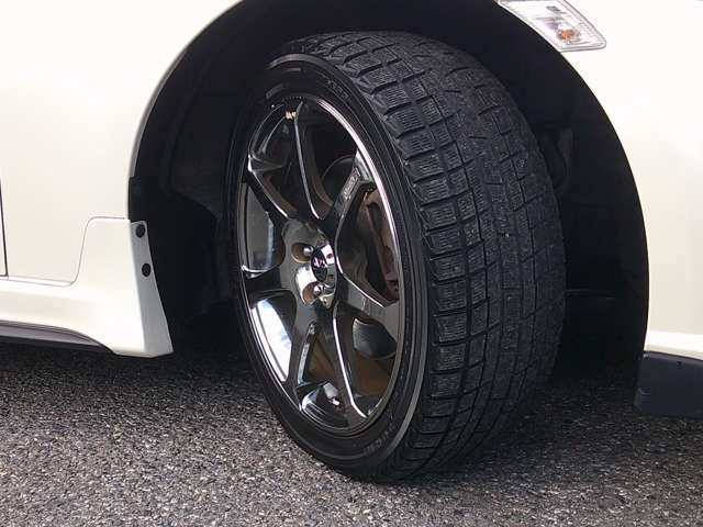 AVS　Model7Limited17インチアルミホイール！タイヤサイズは215/45R17です。