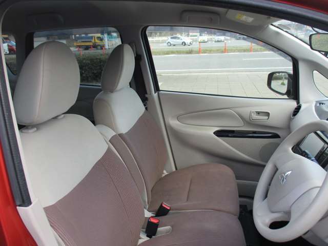 【室内】納車前にはルームクリーニングを行います！家族が使う車の様に、丁寧に清掃していきます！