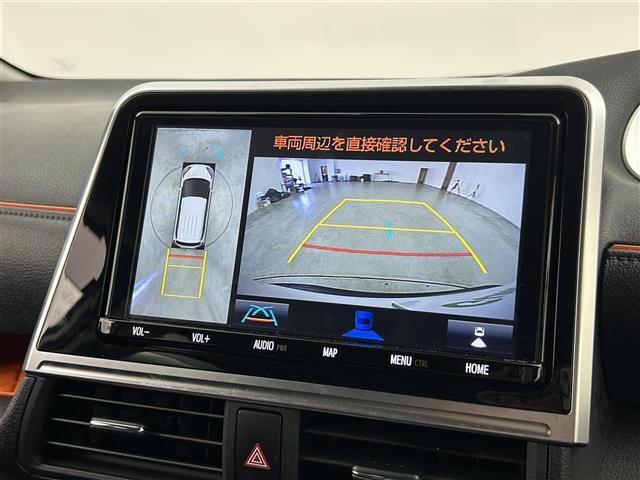 【パノラミックビューモニター】クルマを真上から見下ろした視点で駐車をサポートします！クルマの斜め後ろや真横など、いち早く障害物に気が付くことができます。