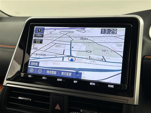 【純正ナビ】専用設計で車内の雰囲気にマッチしたナビが装備されています！利用時のマップ表示は見やすく、いつものドライブがグッと楽しくなります！