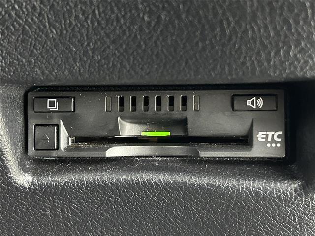 ◆【ETC】有料道路を利用する際に料金所で停止することなく通過できる、ETC車載器（ノンストップ自動料金収受システム機器）が装備されています。セットアップを行うことで利用可能になります。