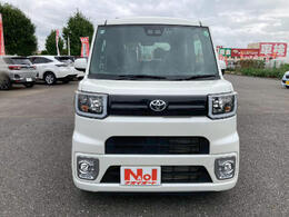 【当店のこだわり】入庫後のお車は選任スタッフによる細部清掃を実施しております。足回り、エンジンルーム、室内、室外を隅々まで綺麗にしております。展示車はピカピカです。全国配送も可能ですのでご相談下さい！