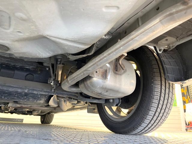 お車を安心してお乗りいただく為には、足回りの定期点検が欠かせません。サービスサポート（有償保証）では無料点検もご提供しており、安心のカーライフをお過ごしいただけるサポート体制が整っています。