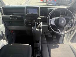 運転者にとっては日々使用することとなる運転席です。運転席が快適だと運転に集中することができますね。