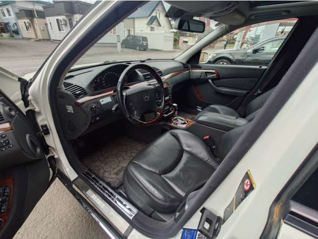 こだわりのお車をお探しのお客様。当社は全国のオークション会場でセリをすることが出来ます。お客様こだわりの1台を全国からお探し致します。