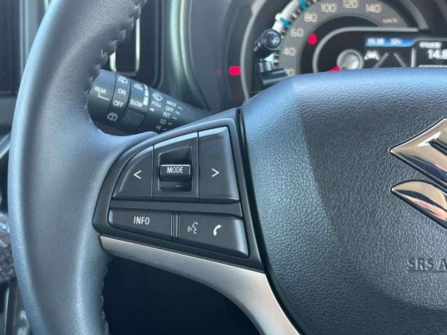 運転中、前方から目線をそらすことなく、オーディオ等の操作が可能な便利機能！安心＆快適なドライブを演出してくれます。