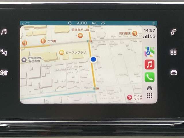 オートエアコンが装備されていいます。タッチパネルで温度、風量、風向きも調整出来ます。