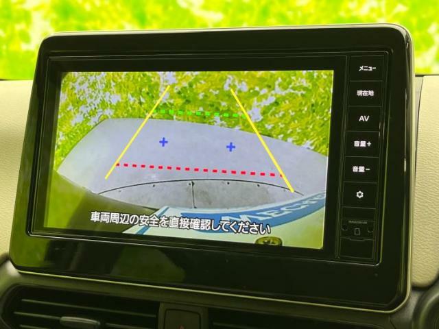 WECARSの展示場では実際に見て、触ってお車をお選びいただけます！知識の豊富な営業スタッフが様々なカーライフをご提案いたします！