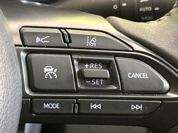 【レーダークルーズコントロール】高速道路での長距離走行が楽に！！自動で速度を保つクルーズコントロールが、衝突軽減システムと連携し、前方の車両を感知して車間を保つように速度調節してくれます！！