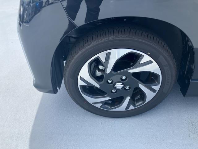 フットワークの軽い、運転ラクラクの足回り。タイヤの溝も、まだまだ！くわしくはスタッフへ。