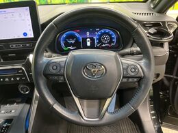 【トヨタセーフティセンス】走行中に前方の車両等を認識し、衝突しそうな時は警報とブレーキで衝突回避と被害軽減をアシスト。より安全にドライブをお楽しみいただけます。