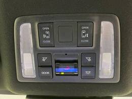 【両側パワースライドドア】スマートキーや運転席のスイッチで後席両側スライドドアの開閉が可能♪電動だから力を入れてドアを開ける必要が無く、小さなお子様でも簡単に開け閉めでき快適です♪