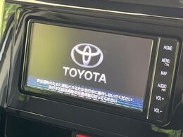 【純正ナビ】人気の純正ナビを装備。オーディオ機能も充実しており、Bluetooth接続すればお持ちのスマホやMP3プレイヤーの音楽を再生可能！毎日の運転がさらに楽しくなります！！