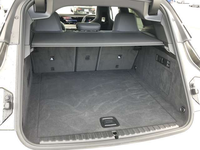 荷室の大きさは、日常使いはもちろんのこと、旅行や帰省などの荷物が多い移動であっても不便を感じることは少ないでしょう。