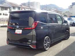 ロングラン保証1年付きです。保証距離は走行距離無制限となっております（プラスでの延長保証もございますがその場合は有料となっております。詳しくはスタッフまでお尋ねください。）