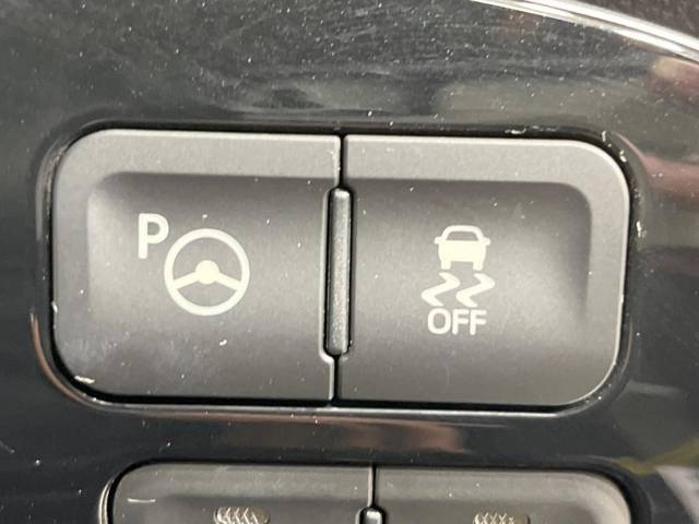 【駐車支援システム】駐車スペースを検知し、スムーズな駐車をアシスト。狭いスペースへの駐車など、駐車に自信の無い方におすすめの機能です♪