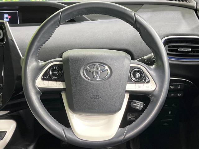 【ステアリングスイッチ】運転中、前方から目線をそらすことなく、オーディオ等の操作が可能な便利機能！安心＆快適なドライブを演出してくれます♪