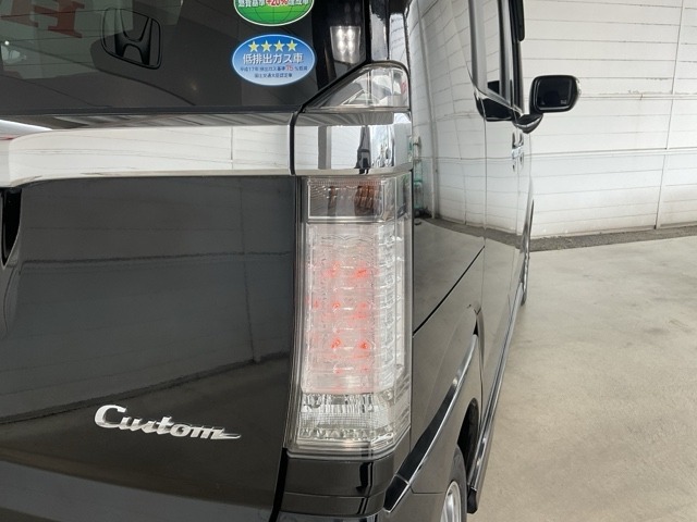 スタイリッシュなクリアレンズ