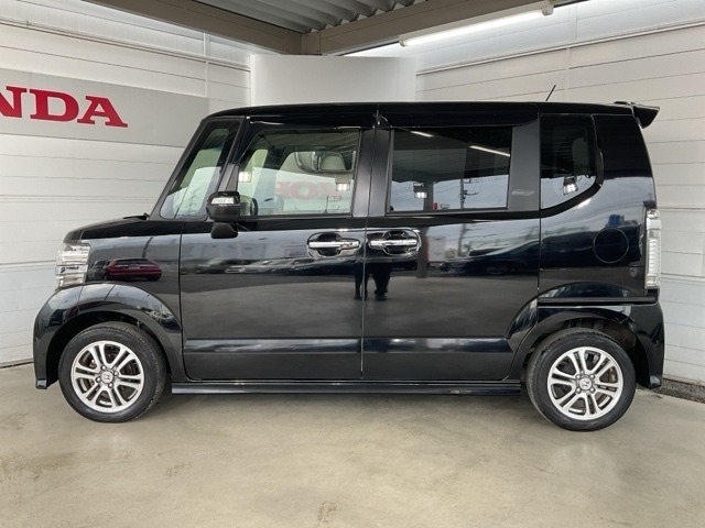 低床・スライドドアで小さなお子様やお年寄りの方でも乗り降りがとても楽！