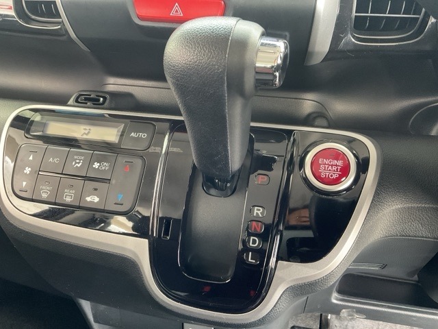 シンプルで使いやすいシフトノブ