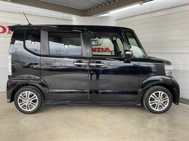 低床・スライドドアで小さなお子様やお年寄りの方でも乗り降りがとても楽！