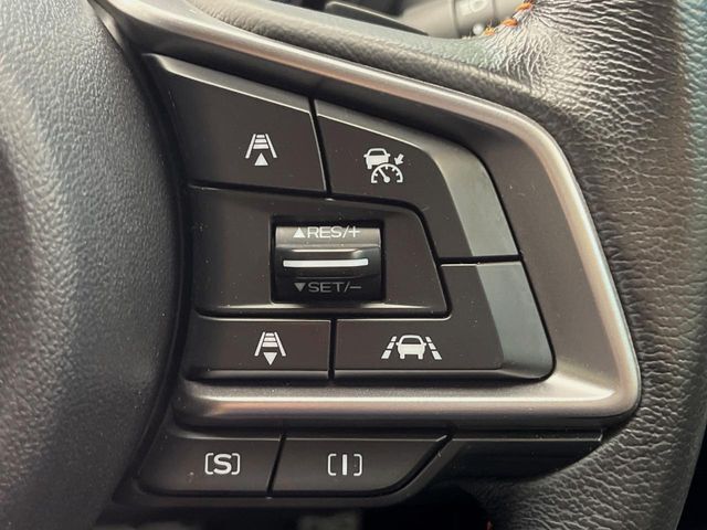 【全車速追従機能付クルーズコントロール】高速道路での長距離走行が楽に！！自動で速度を保つクルーズコントロールが、衝突軽減システムと連携し、前方の車両を感知して車間を保つように速度調節してくれます！！