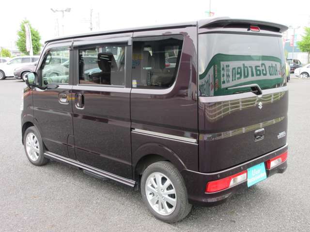プライバシーガラスなので車内のエアコンの効きも違います！！