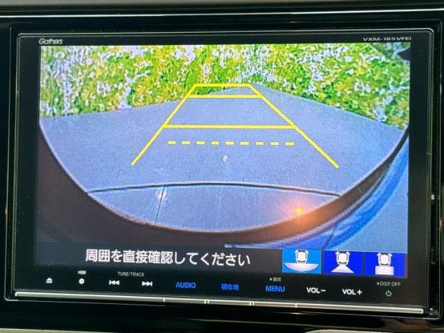 WECARSの展示場では実際に見て、触ってお車をお選びいただけます！知識の豊富な営業スタッフが様々なカーライフをご提案いたします！