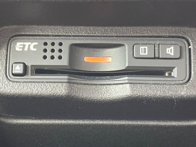 【ETC】高速道路の料金所をストレスなく通過！話題のスポットやサービスエリアに多い「スマートIC」利用時は必須のアイテムです。当店でセットアップを実施、ご納車当日からすぐにご利用いただけます！