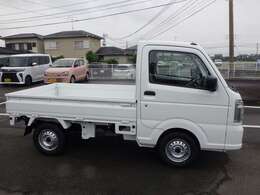 2023年10月から中古車の支払総額表示が義務化されました。県外登録追加費用をのぞいて支払総額表示＝ご購入可能総額です。もちろんオプション設定の有無はご自由です。義務化前から弊社は20年以上この体制です。