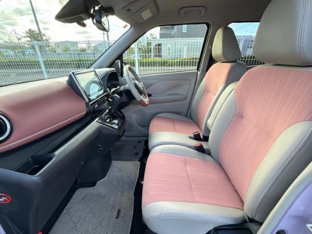 WECARSでは各商談席に大型モニターをご用意しております！見やすい大画面でゆったりと全国の在庫をご覧いただけます！是非ご来店お待ちしております！