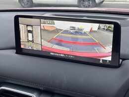 【360°ビューモニター】専用のカメラにより、上から見下ろしたような視点で360度クルマの周囲を確認することができます☆死角部分も確認しやすく、狭い場所での切り返しや駐車もスムーズに行えます。