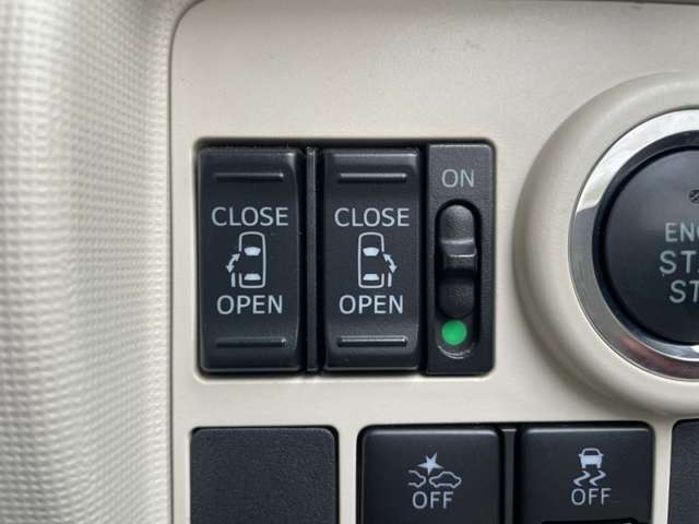 両側パワースライドドア