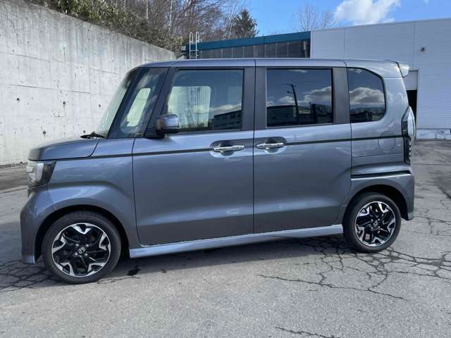 両側電動スライドドアで乗り降り楽々です☆