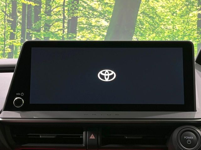 【12.3インチディスプレイオーディオ】スマートフォンと連携が可能な大画面ディスプレイオーディオです。スマートフォンのナビ機能を使用したり、Bluetooth接続で音楽もお楽しみいただけます！