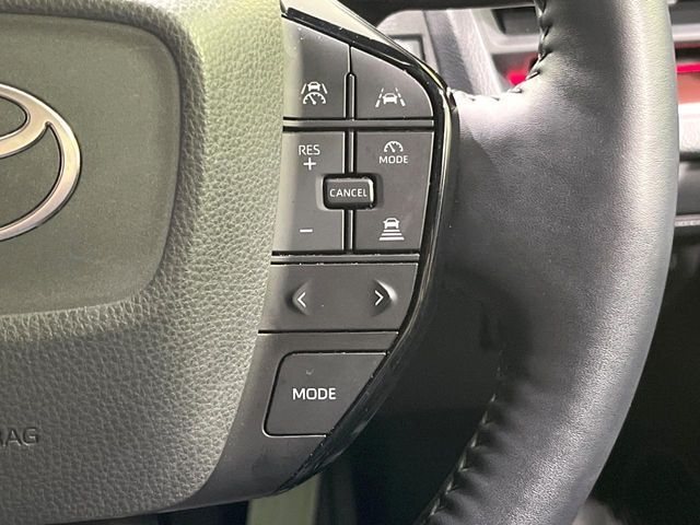 【レーダークルーズコントロール】高速道路での長距離走行が楽に！！自動で速度を保つクルーズコントロールが、衝突軽減システムと連携し、前方の車両を感知して車間を保つように速度調節してくれます！！