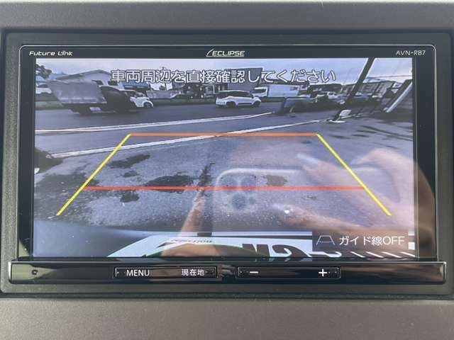 【バックカメラ】駐車が苦手な方でも安心してお乗りいただけます。リバース連動で画面が切り替わるのでとっても便利です。