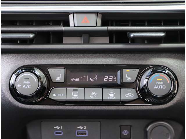 車内の温度を快適にキープ！フルオートエアコン！運転席・助手席シートヒーター付きです！