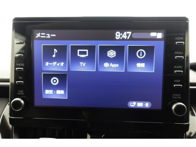 ディスプレイオーディオはスマートフォント連携することで、音楽アプリやナビアプリなどスマホアプリがクルマの大画面ディスプレイ上お使いいただけます。またフルセグTVにも対応しているので車内でご覧いただけま