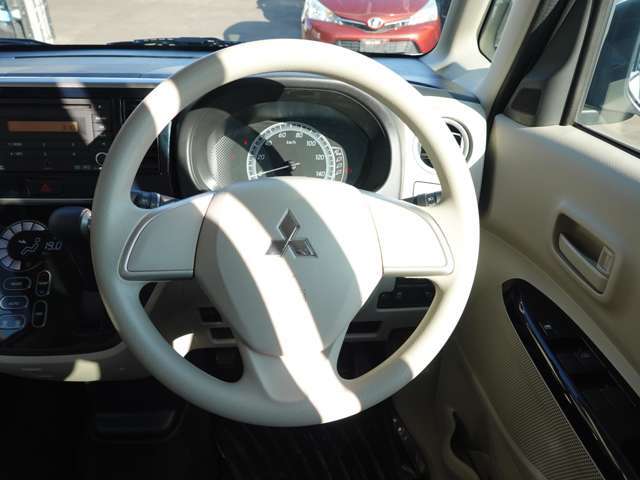 ハンドルは軽やかに操作でき、運転がスムーズです。