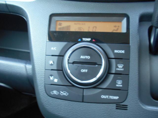 フルオートエアコンは、車内を年中快適に保ちます。