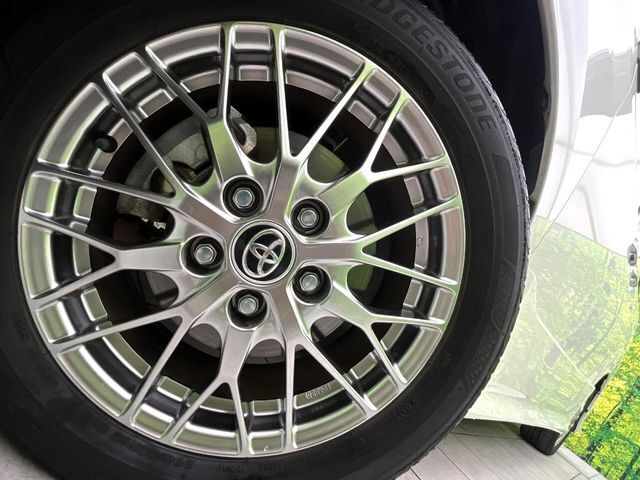 【純正16インチアルミホイール】外観にマッチした純正アルミホイールを装着しております。各種社外アルミホイールや、スタッドレスタイヤも取扱いしております。是非ご相談ください♪