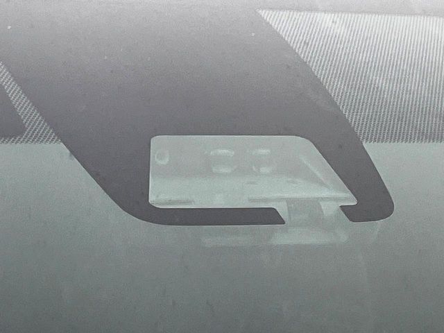 【トヨタセーフティセンス】走行中に前方の車両等を認識し、衝突しそうな時は警報とブレーキで衝突回避と被害軽減をアシスト。より安全にドライブをお楽しみいただけます。