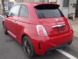 ってな仕様なので、もはやなにも手を入れるとこがない1台。アバルトはやはり赤ですなあ～。わたしゃ前期のほうが顔つき好きなので思いを共にする方で補修してあるのが気にならない方はどんぞ。