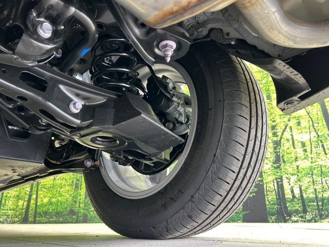 お車を安心してお乗りいただく為には、足回りの定期点検が欠かせません。サービスサポート（有償保証）では無料点検もご提供しており、安心のカーライフをお過ごしいただけるサポート体制が整っています。