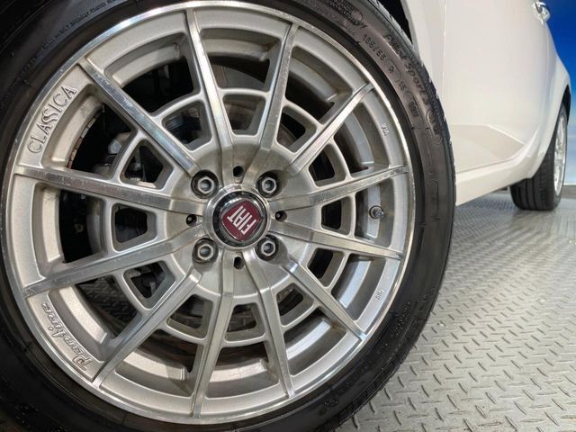 ●Aftermarket15インチアルミホイール：輸入車ならではの卓越した走りを支えるホイールと足回りです！日本車の走りに慣れている方にもぜひ体感して頂きたい程高いレベルでまとまっています！